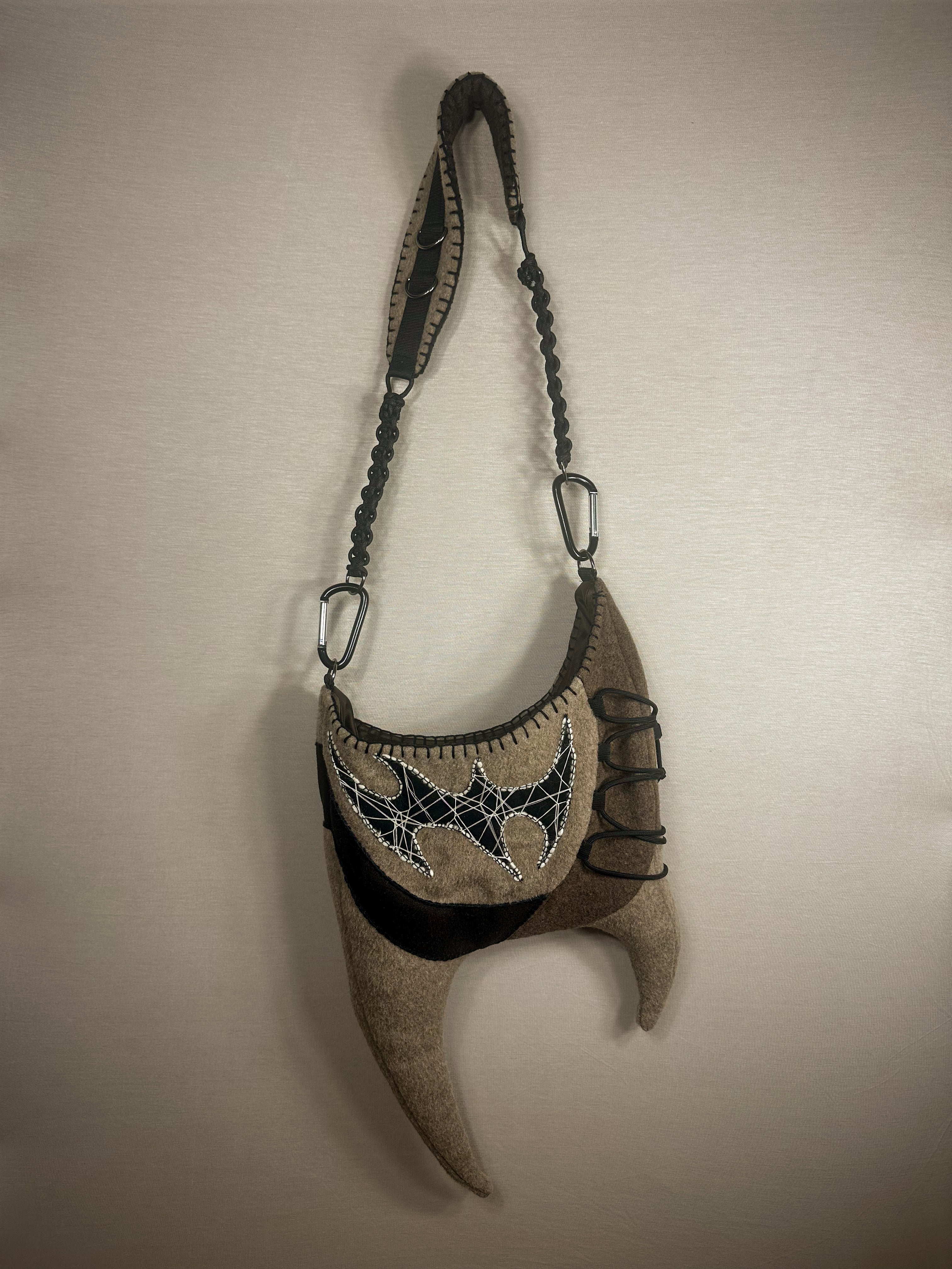 Horn Pouch (3 Forms)
